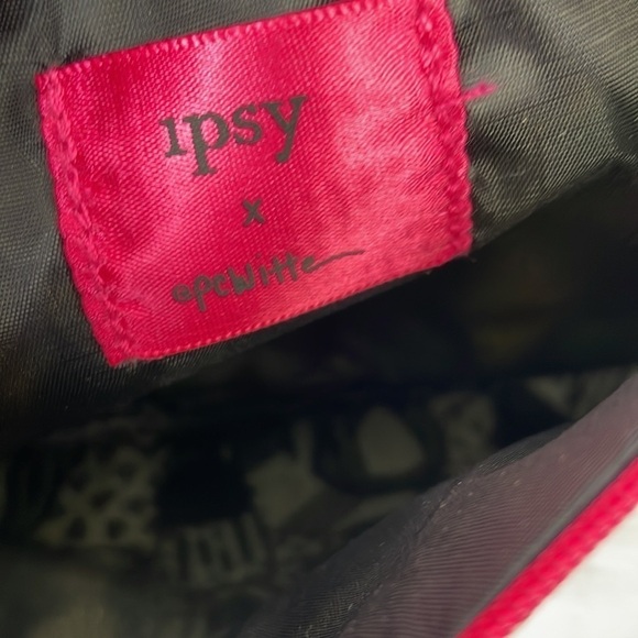 IPSY MAKE UP BAG - Picture 2 of 3